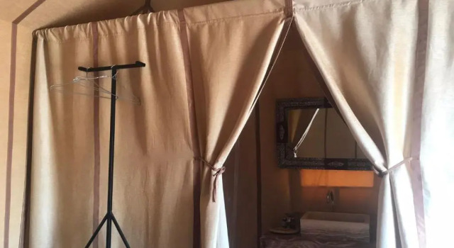 Merzouga Luxury Tents - Glamping, Rezervovat Kemp Hotely v Meknes-Tafilalet s parkováním, Parkování