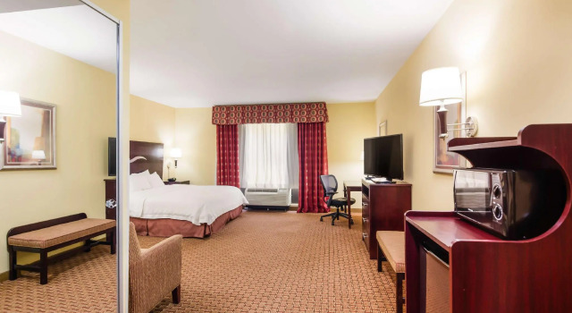 Четырёхместный номер Standard Hampton Inn Galax