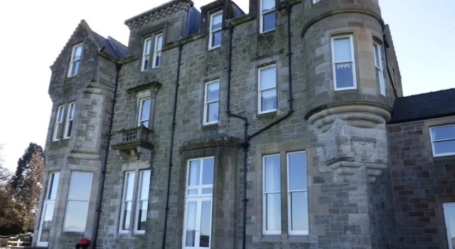 Auchenheglish Lodges - 7 Lomond Castle