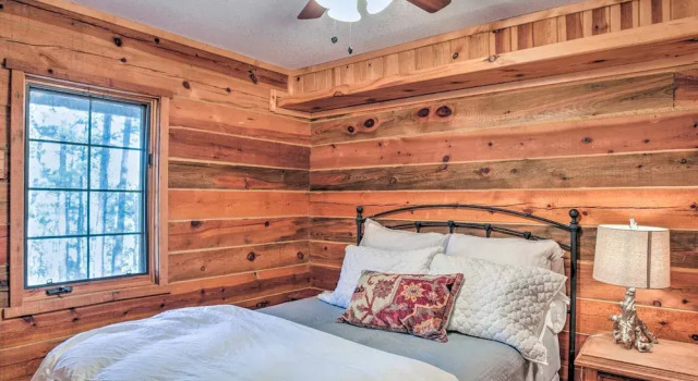 Коттедж с 2 комнатами с балконом Ruidoso Log Cabin Retreat - Peaceful & Convenient