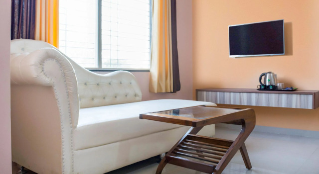 Treebo Naunidh Suites, Забронировать Отель Отели штата Махараштры с завтраком, Завтраки