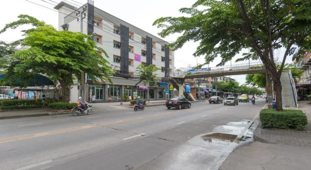 Номер Deluxe Jr Mansion On Nut Soi 25
