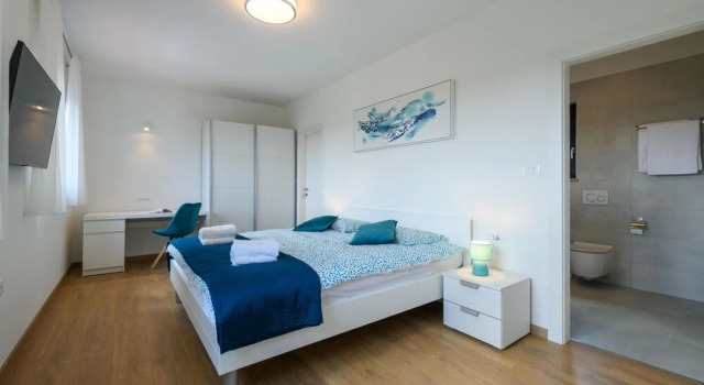 Stunning Home in Prodol With Outdoor Swimming Pool, Wifi and 4 Bedrooms, Rezervovat Hotel Hotely v Hreljići s parkováním, Parkování