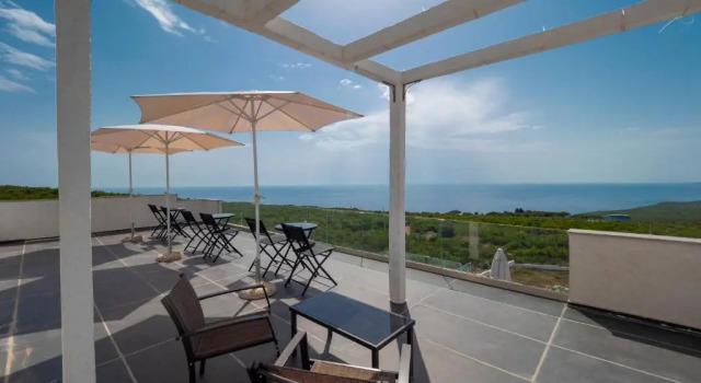 Villa HACIENDA, Book Villa Sommerhuse i Kotor Riviera, Hytte