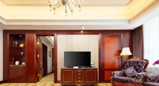 Люкс Ambassador Wan Sheng International Hotel