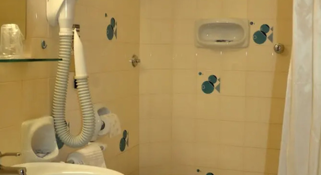 Трёхместный номер Standard с балконом Hotel Beach