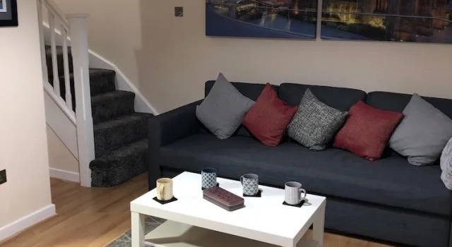 The Cedars, Varaa Lomakoti Birmingham West Midlands