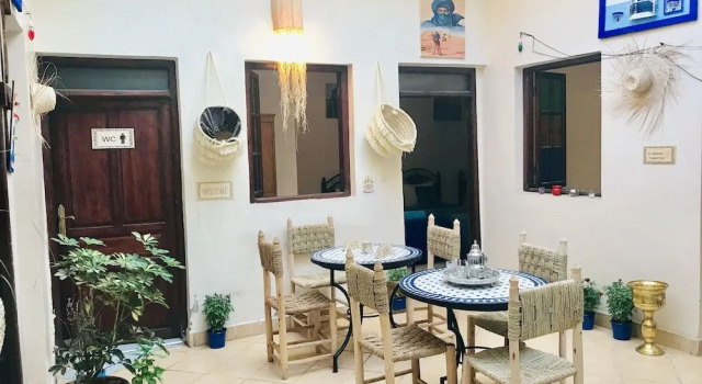 N12 Hostel, Забронировать Хостел Отели Марракеш-Тенсифт-Эль-Хауз с парковкой, Парковка