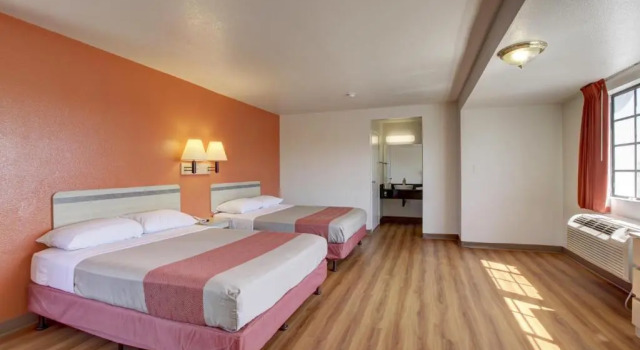 Четырёхместный номер Deluxe Motel 6-Bellflower, CA - Los Angeles