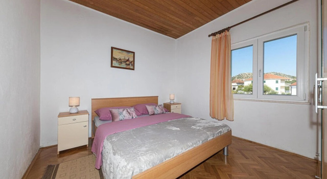 Beautiful Home in Marina With Wifi and 3 Bedrooms, Забронировать Отель Отели Марина с парковкой, Парковка