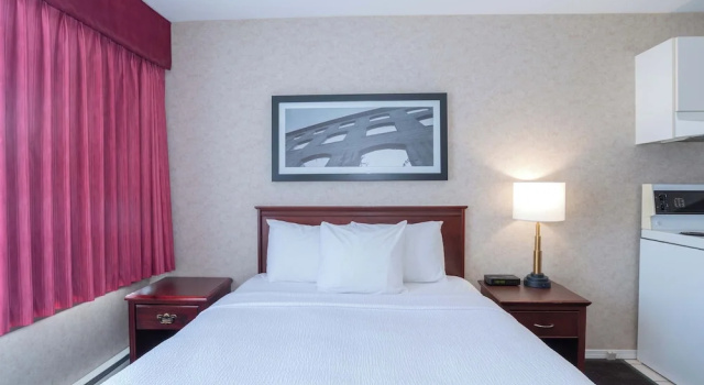 Двухместный люкс Sandman Hotel Penticton
