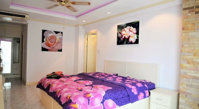 1-bed Condo at Jomtien Beach - Sleeps 2, Забронировать Дом для отпуска Джомтьен-Бич Паттайя