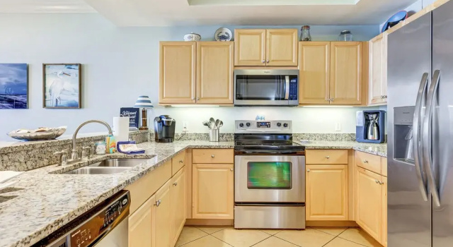 Апартаменты с 2 комнатами с балконом Dauphin Island Top-floor Condo w/ Resort Perks!