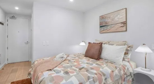 Hyde Lane APT - Walk to Shops Cafes Attractions, Забронировать Отель Веллингтон Северный остров, рядом с Ориентал-Бей-Бич