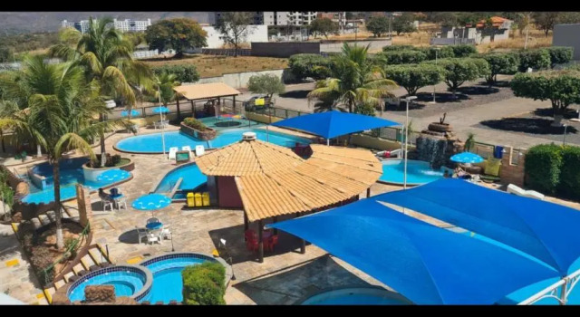 Люкс LINDO FLAT com PARQUE AQUÁTICO PERTO DO CENTRO DE CALDAS NOVAS!
