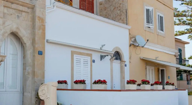 Апартаменты с видом на море DELPOSTO Marina di Ragusa (elt)