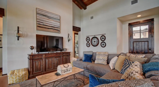 Lake Views on the Patio by RedAwning, Varaa Hotelli Spicewood Texas