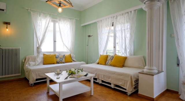 Brand new cottage house in Athens close to Stauros Niarxos foundation.