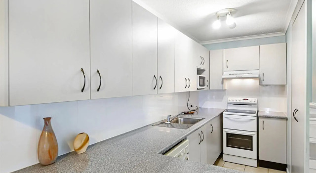 Unit 2, Biriny Lodge, 1686-1689 David Low Way Coolum Beach, Prenota Hotel Coolum Beach 