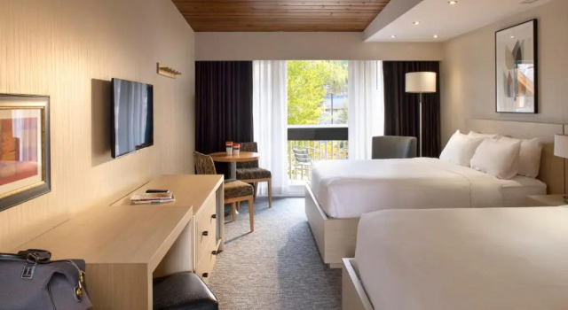 Premium- firedobbelt værelse Banff Aspen Lodge