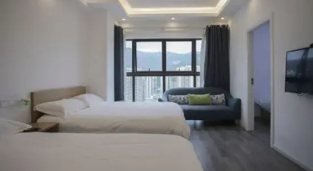 Люкс Heyu Simple Weishe Hotel (Kunming High-tech City College)
