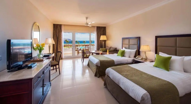 Люкс Executive с 2 комнатами с видом на море Baron Resort Sharm El Sheikh