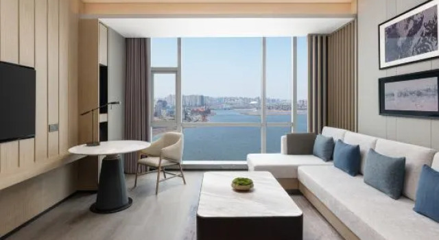 Семейный люкс с видом на озеро Qingdao Marriott Hotel Jiaozhou