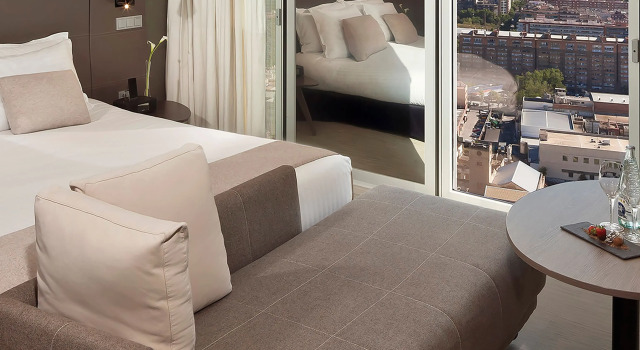 Номер The Level Семейный с видом на город Meliá Barcelona Sky 4 Sup