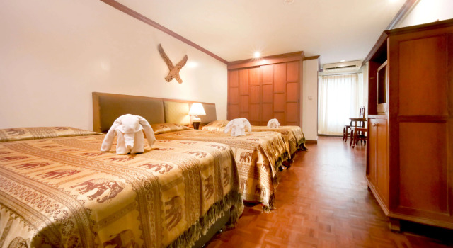 Трёхместный номер Superior Royal Ivory Sukhumvit Nana