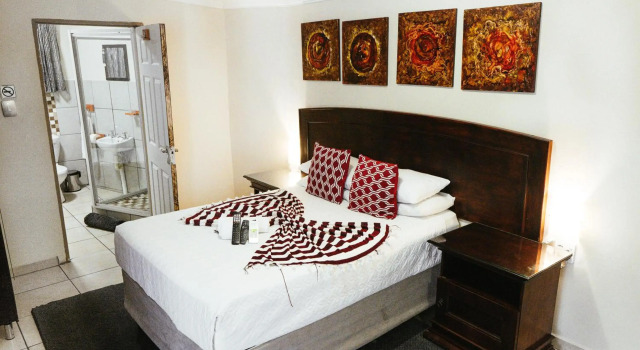 Ehrlichpark Lodge self catering and spa, Забронировать Отель Отели Фри-Стейт с парковкой, Парковка