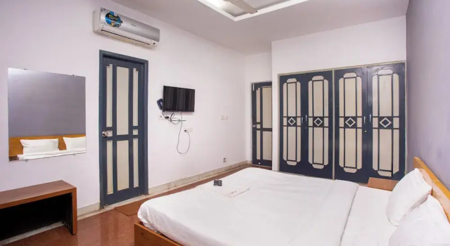 Номер Deluxe Stayz Inn near Marina Beach