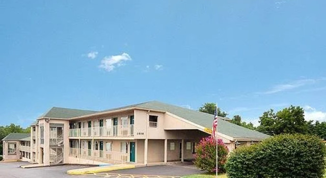 Econo Lodge West, Prenota Hotel Springfield Ozark