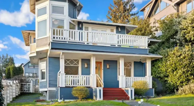 Highland Haven Water view Stay, Забронировать Дом для отпуска Коттеджи Сиэтла, рядом с Кинотеатр SIFF Cinema Uptown, Коттедж
