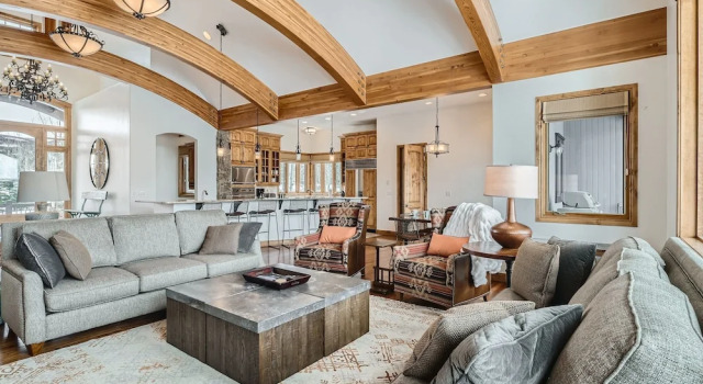 New Listing! Apres & Fairway Retreat 5 Bedroom Home by RedAwning, Book Feriehus Breckenridge Vail Ski