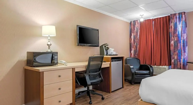 Двухместный люкс Цокольный этаж Econo Lodge Inn & Suites