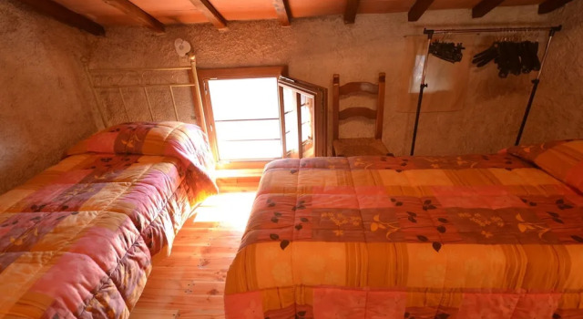 Spacious Holiday Home in Bagni di Lucca With Terrace, Réserver Hôtel Bagni di Lucca 