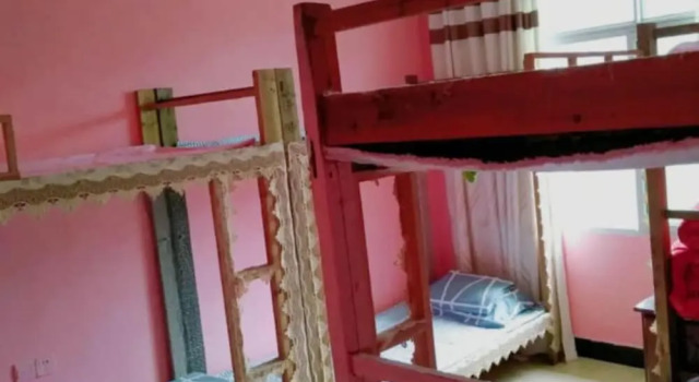 Кровать в общем номере (женский номер) Fenghuang Long Time No See Hostel