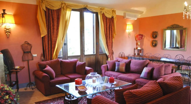 Independent Farmhouse With 7 Bedrooms and Pool Lago Trasimeno-luna Chiara