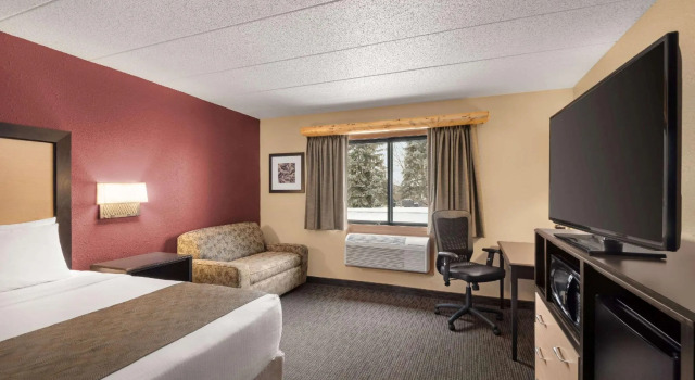 Двухместный номер Standard AmericInn by Wyndham Detroit Lakes