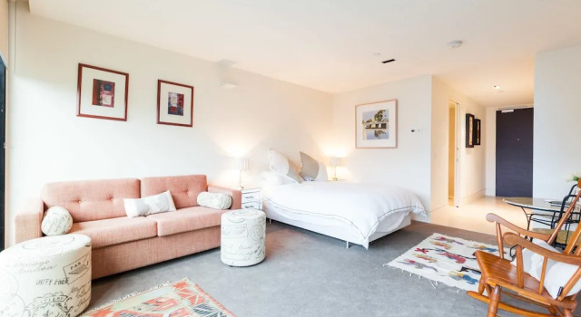 Celeste - Beyond a Room Private Apartments, Забронировать Апартаменты/квартира Отели Мельбурна с бассейном, рядом с Scots Church, Бассейн