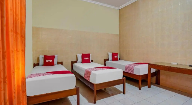 OYO 90937 Wisma Tamu Syariah, Varaa Hotelli Hotellit Tegalsari aamiaisella, Aamiainen