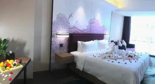 Lingzhi Hotel Duyun, Rezerwuj Hotel Hotele biznesowe w Qiannan, 4* 5*
