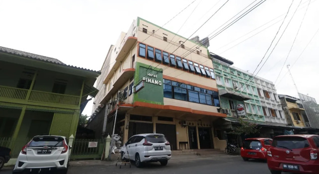 RedDoorz near Hermina Hospital Palembang, Rezerwuj Hotel Palembang Sumatra