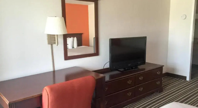 Четырёхместный номер Standard Econo Lodge Yemassee
