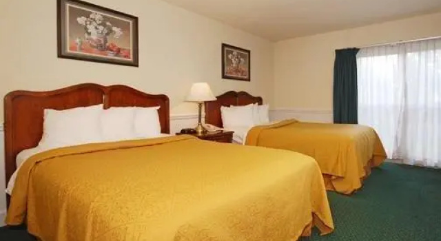 Quality Inn & Suites North, Buchen Sie Hotel Hotels in Columbus mit Pool, Schwimmbad