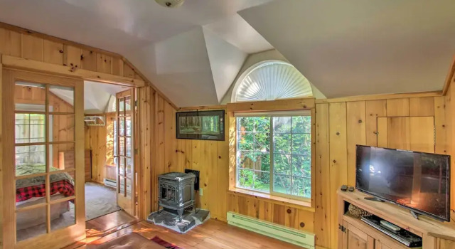 'elk Hideaway:' Ashford Cottage w/ Hot Tub!, Book Vacation Home Ashford Mount Rainier National Park