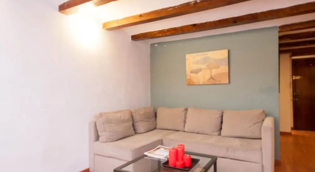 Rustic Poble Sec Apartment, Забронировать Апартаменты/квартира Сантс-Монжуик , рядом с Приход Св. Августина