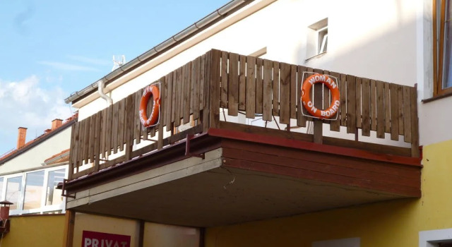 Hotel Konsul, Prenota Hotel  