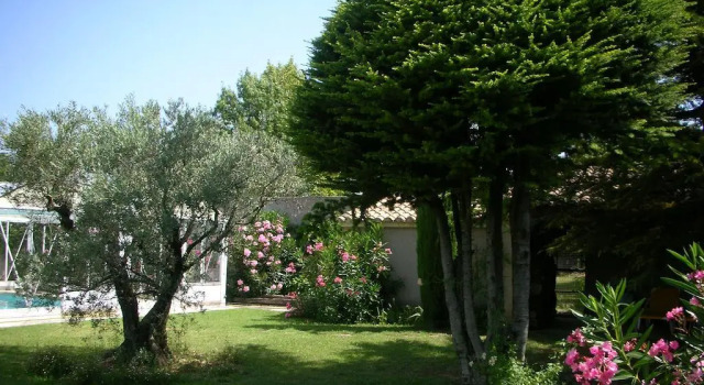 Mas Saint Pierre, Rezerwuj Hotel Hotele w Cavaillon z parkingiem, Parking