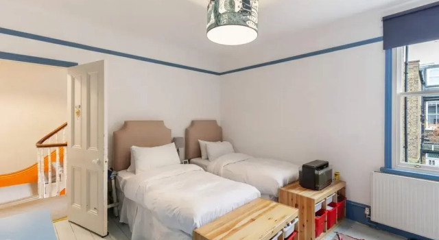 Lovely 4 Bedroom House near Portobello
